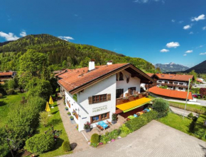 Отель Hubertus Hotel & Apartments  Шлирзее
